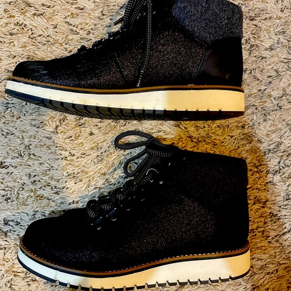 Boots - Picture 3 of 3